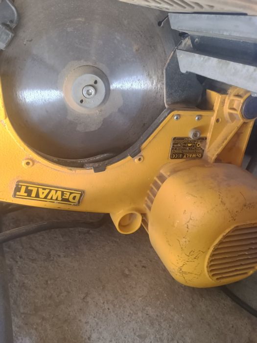 Комбиниран настолен циркуляр, герунг DeWalt DW743 2000W