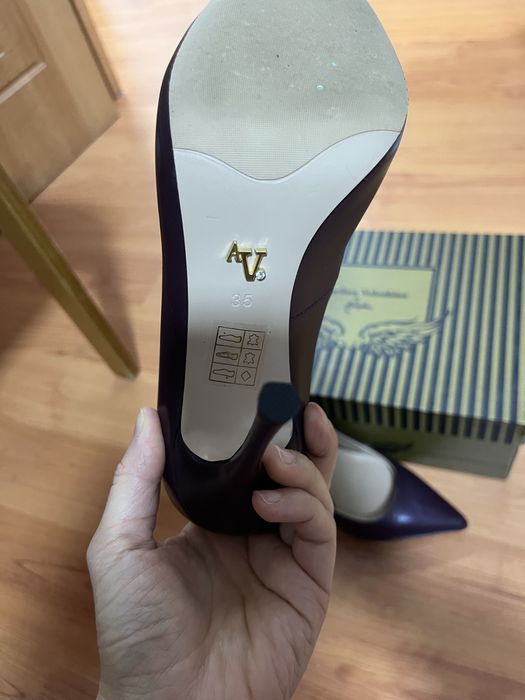 Продам лодочки женские