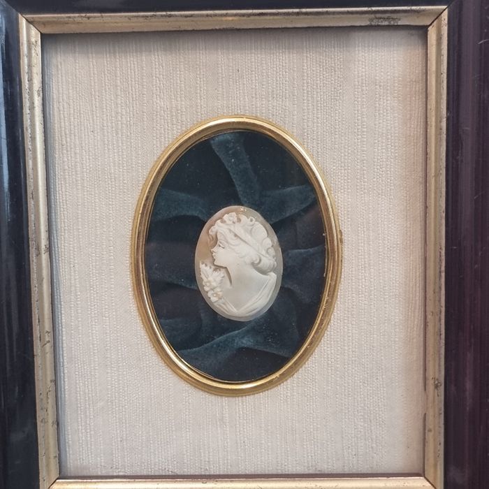 Cameo vintage autentic din fildeș sculptat manual