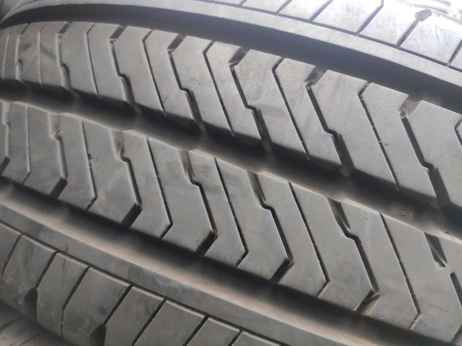 2бр Като нови летни гуми за бус 215 65 16 С - Barum - DOT 2025