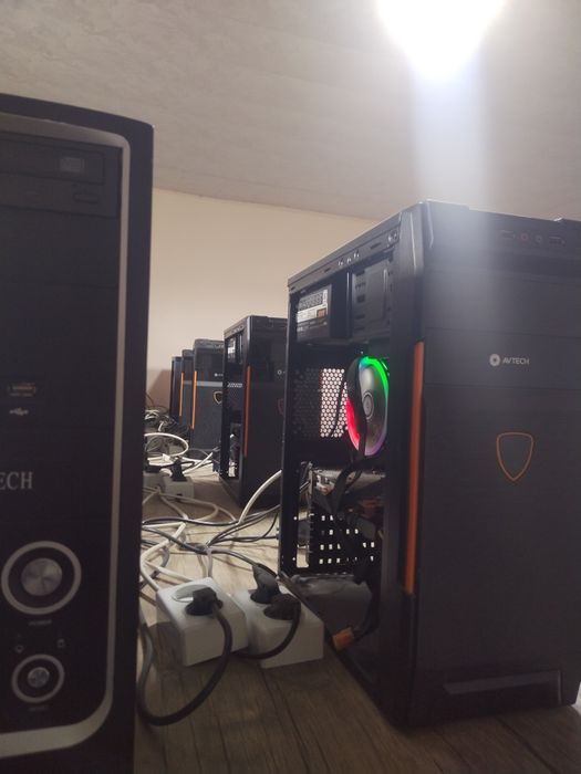 Kompьyuter sotildi 10 dona