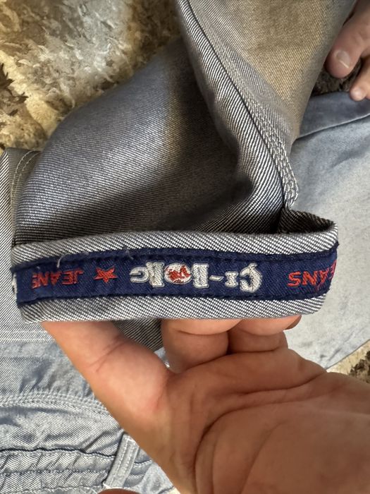 Blugi din denim