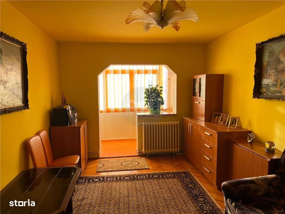 Apartament decomandat 3 camere etaj intermediar Vasile Aaron — fotografia 1