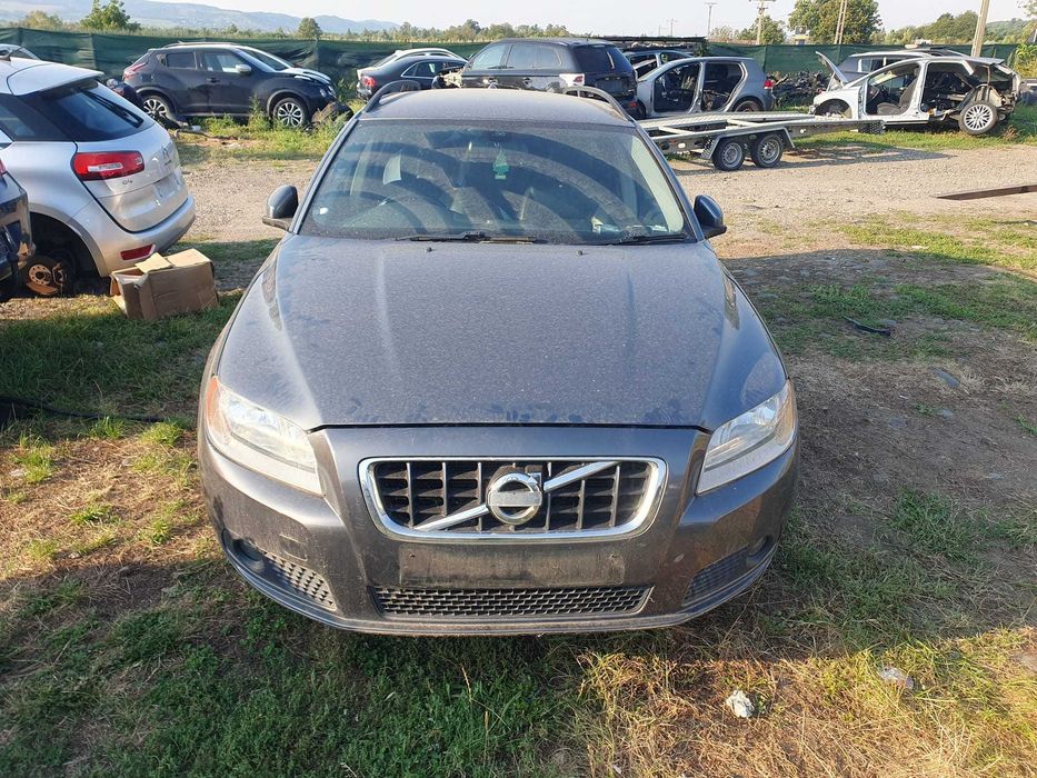 Dezmembrez Volvo V70 SE D3 2.0 D 2010