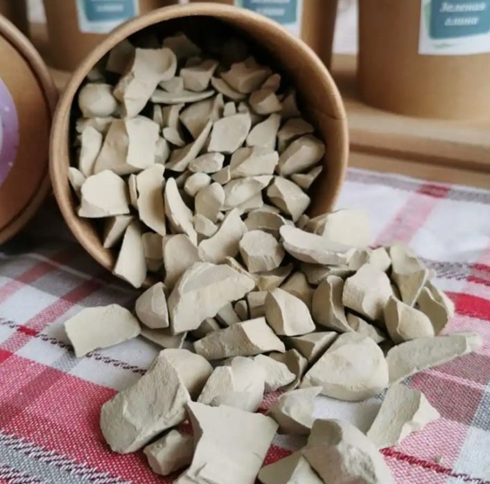 Mel glina gilvata kesak tosh