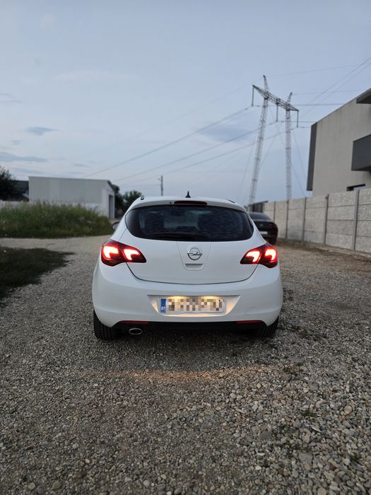 Opel Astra J 2010 | 1.6 Turbo 180 CP | Doar 100.000 KM reali | Dotări de top