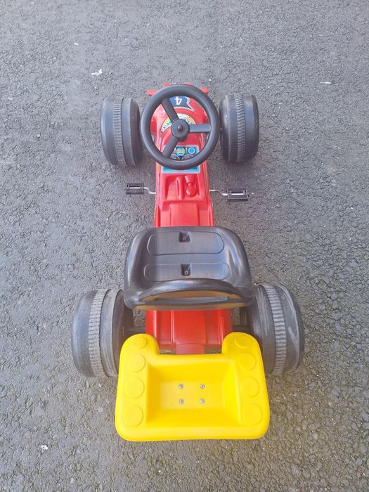 Cart cu pedale pentru copii