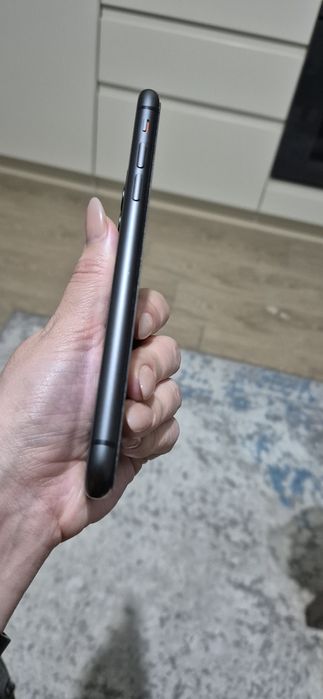 Продаём 2 шт айфона 11