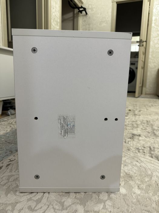 Шкаф-колонна для ванной комнаты