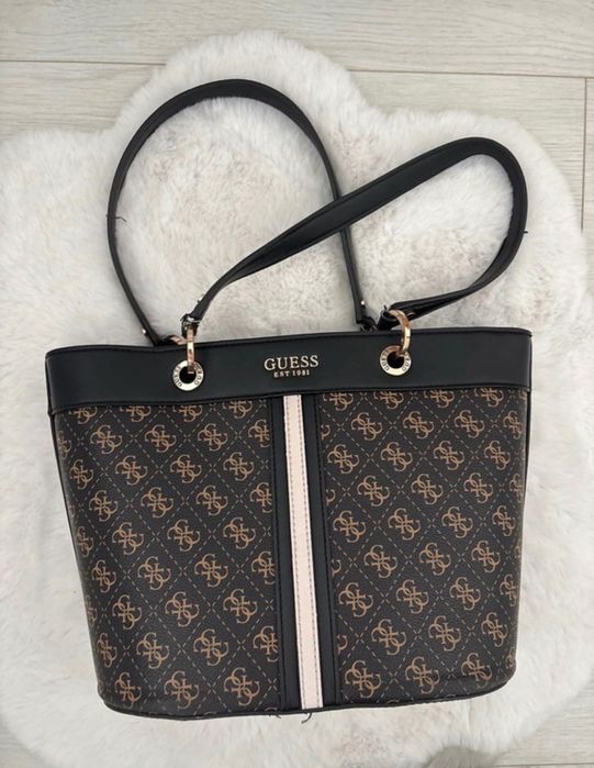 Geantă Guess - neagra/maro