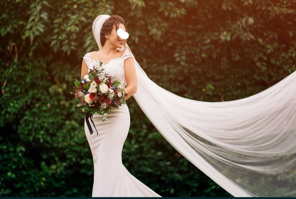 Rochie de mireasa sirena cu trena lunga