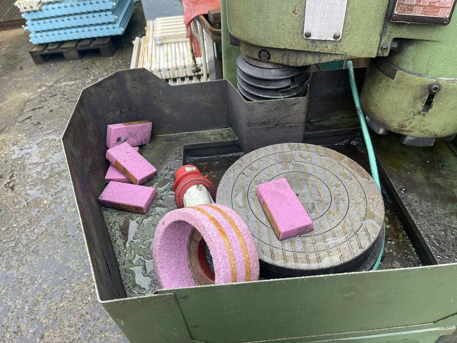 Ротационна повърностна шлайфмашина .