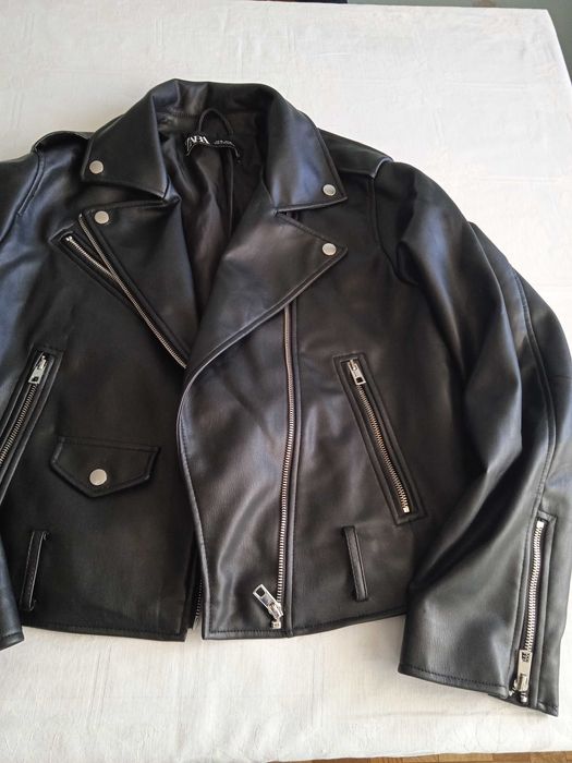 Продавам дамско яке