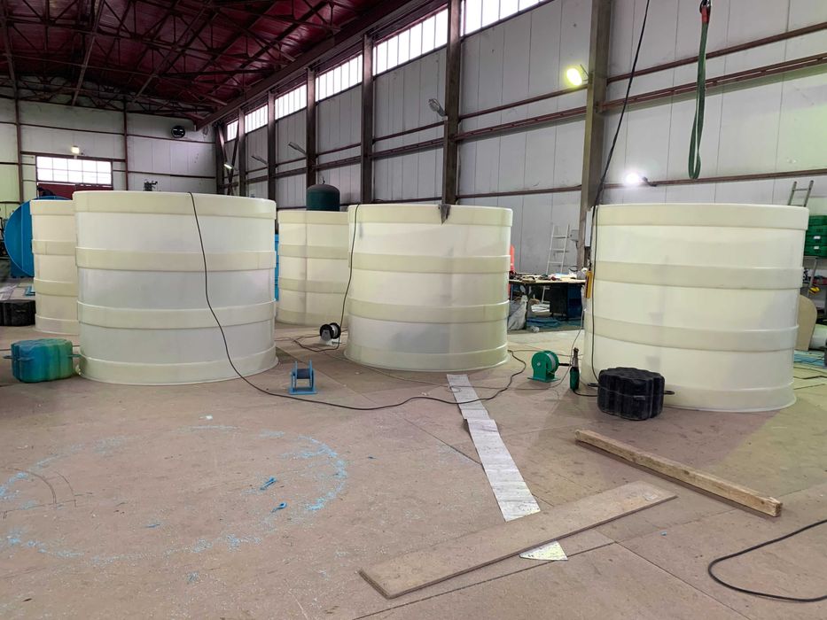 Емкости под химию (кислоту)