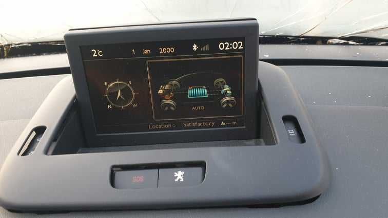 Dezmembrez peugeot 3008 Hybrid 2.0 hdi RH02 200 cai din 2015 156.000