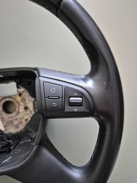 Мултифункционален волан 3T0419091J от Шкода Октавия 2010г. - с еърбег