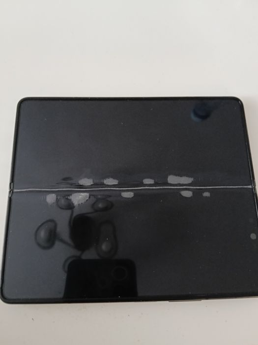 Samsung z Fold 5 Displai mare crăpat