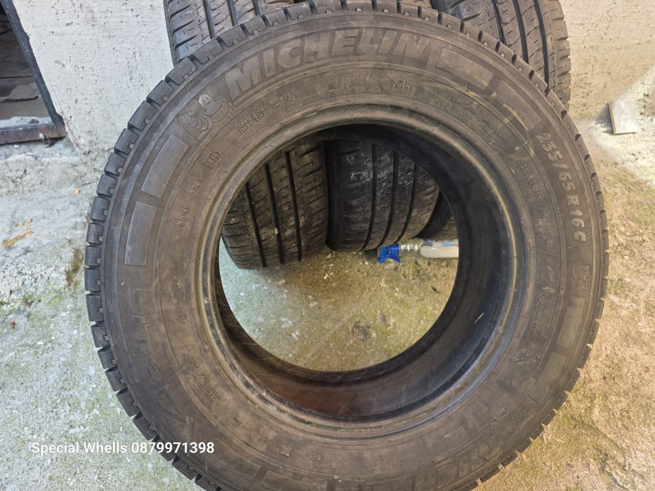 235/65R16C Michelin