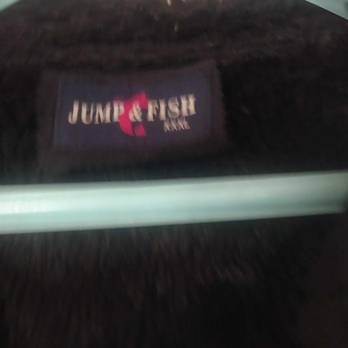 Продавам кожени дрехи