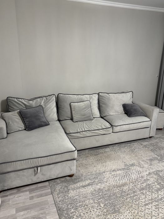 Продам диван угловой + пуф