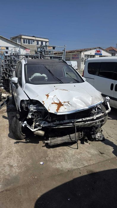Dezmembrari Ford Kuga 2.0TDCI cod motor TXDA transmisie automata an de fabricatie 2011