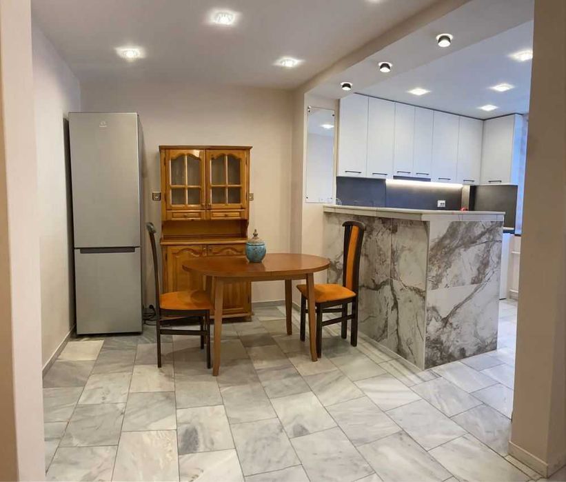 Дава се под наем Тристаен апартамент в София, Люлин 7 - 73 кв.м за 650 € - Снимка #1