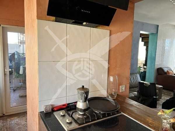 Продава се Тристаен апартамент в Бургас, Възраждане - 125 кв.м за 2008 €/кв.м - Снимка #2