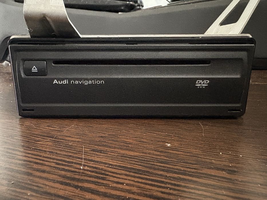 Продават се Части за Audi A8 d3