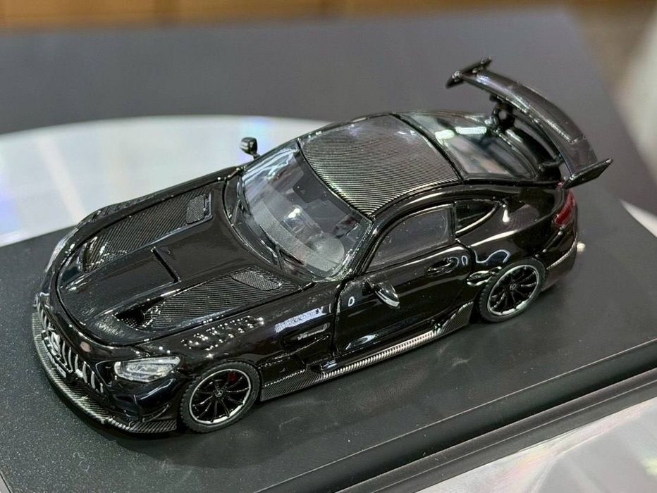 1;64 Mercedes-Benz AMG GT