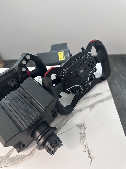 Moza r5 ES formula mod wheel + SR-P pedals + load cell mod + brake performance kit