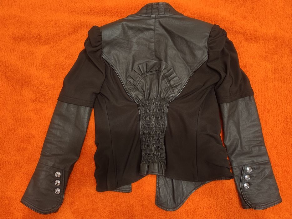 Черно кожено сако