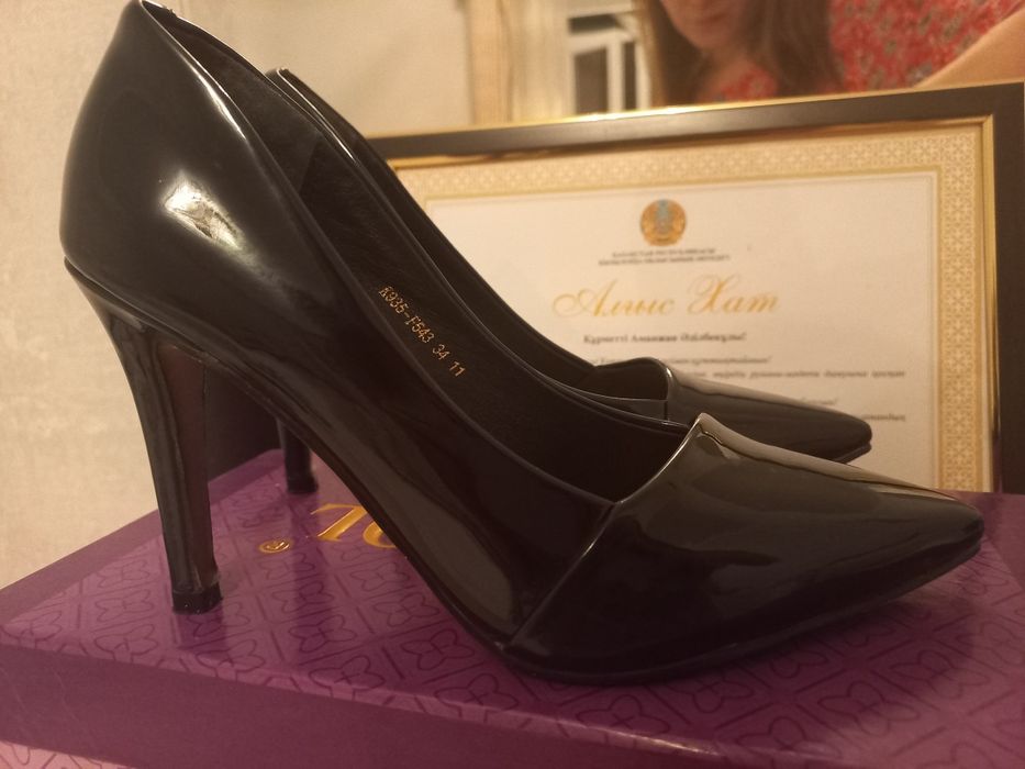 Туфли сатылады. 34 размер.