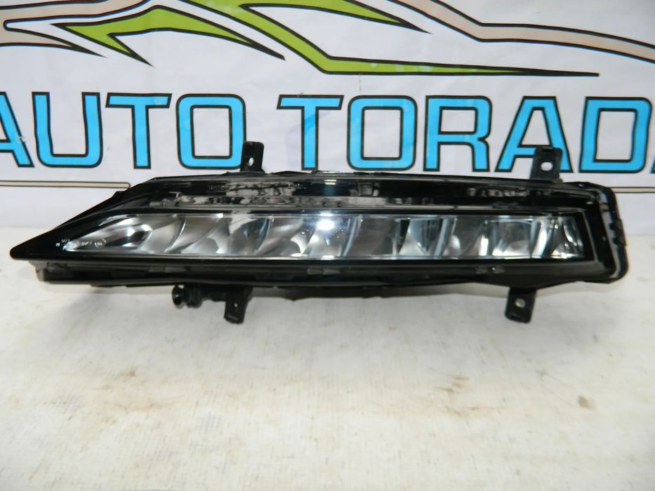 Proiector LED stanga Skoda Superb 3 Facelift 2019-2023