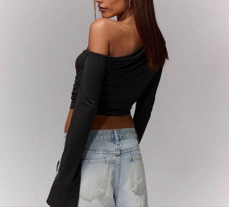 Стилна черна блуза