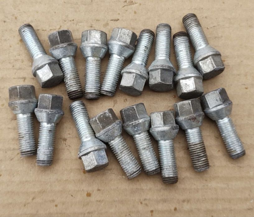 Болтове за джанти за Мерцедес (Mercedes)