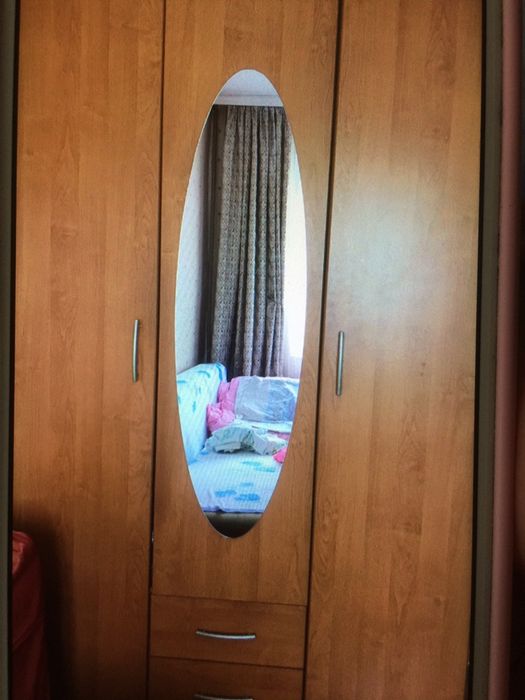 Шифоньер из дерева