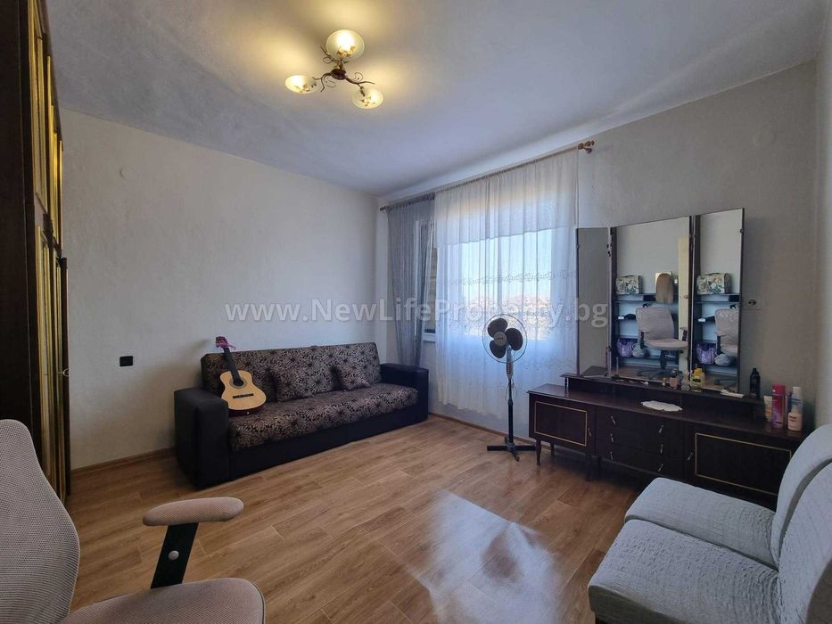 Едноетажна къща с мазе в с. Винарско, обл. Бургас