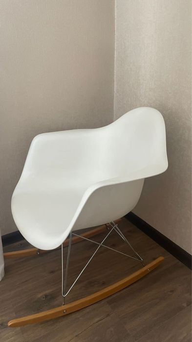 Кресло качалка ( декоративное)