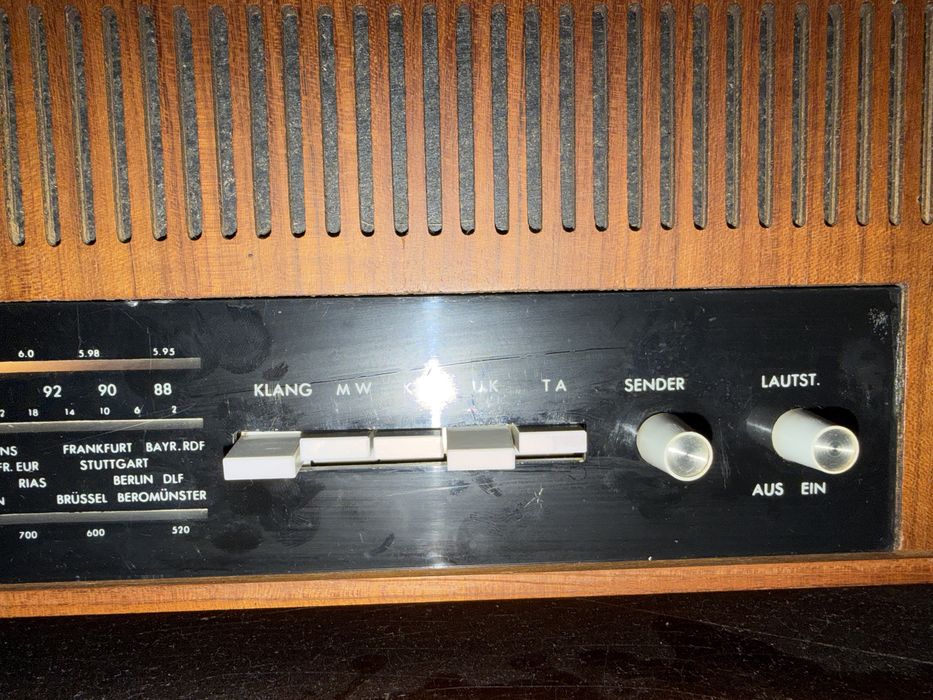 Radio pe lampi Intel