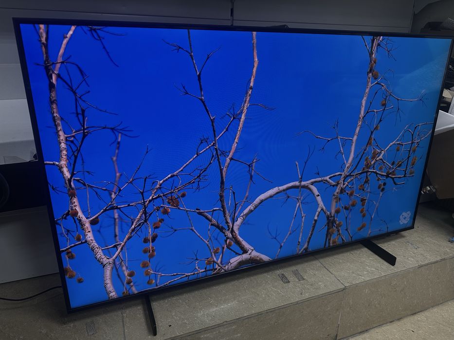 Продам смарт 4К телевизор Samsung ue50bu8000