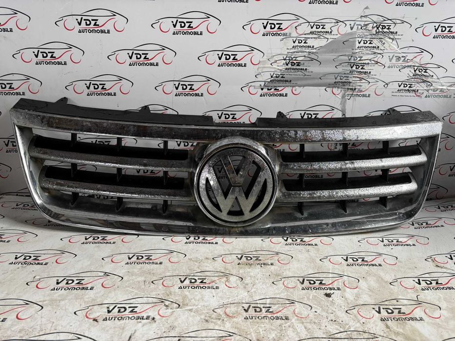 Grila radiator Volkswagen Touareg an 2006 non facelift