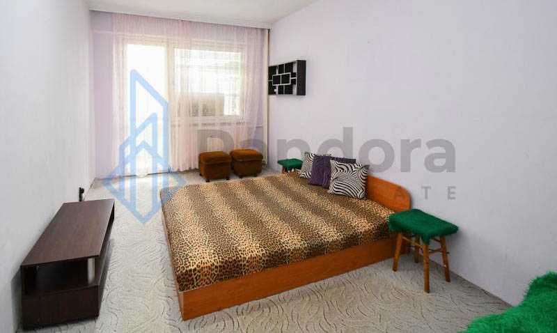 Двустаен апартамент под наем в кв.  Младост 4