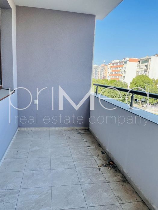 Продава се Тристаен апартамент в Бургас, Братя Миладинови - 110 кв.м за 1918 €/кв.м - Снимка #5