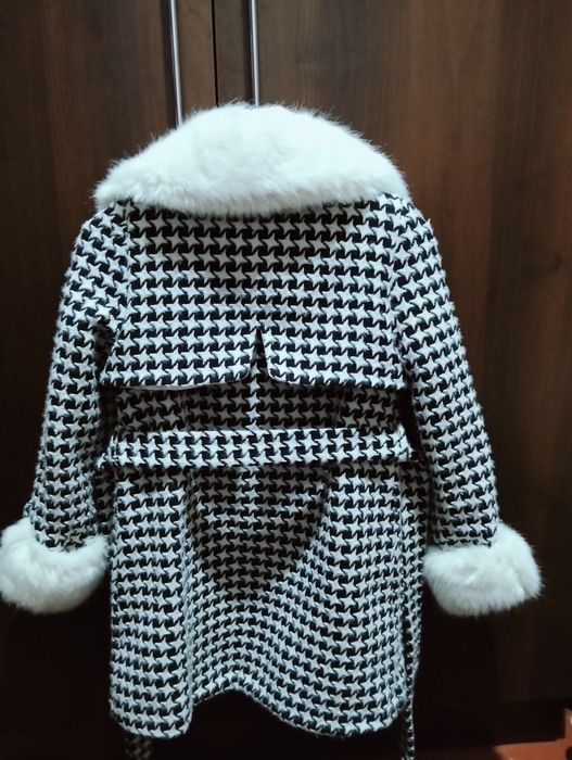 Пальто для девочек возраст 8-9 лет