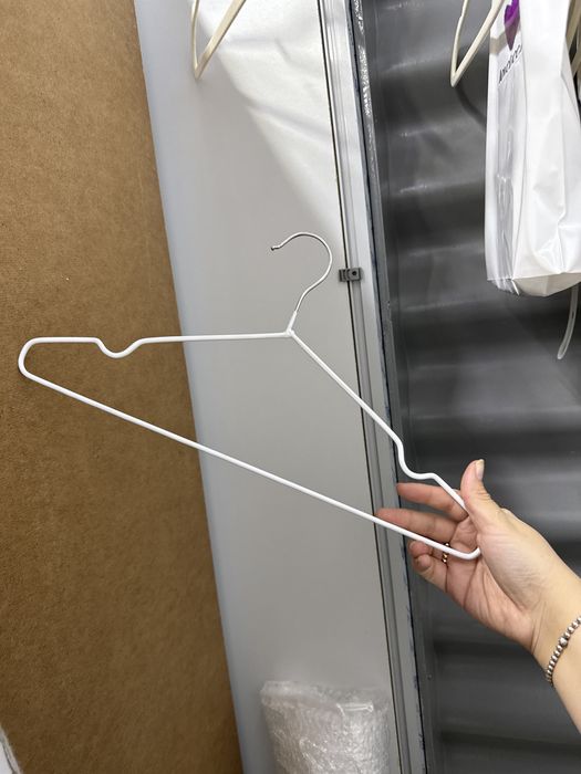 Продам б/у Вешалки