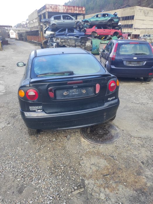 Рено Меган 1.6 90кс на части