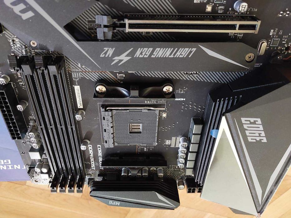 MSI MPG X570 Gaming Edge Wi-Fi - дънна платка