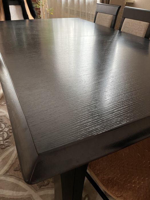 Стол для гостиной