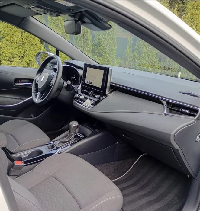 Suzuki Swace 1.8 Hybrid Toyota Corolla 1:1