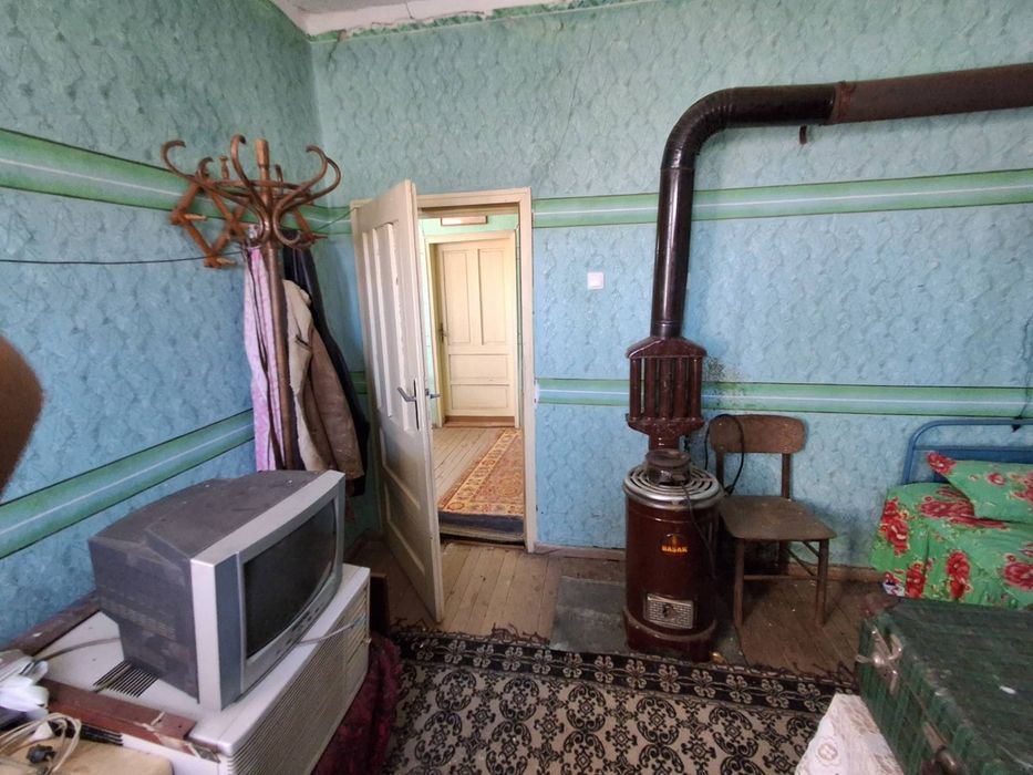 Продавам къща в с.Правище
